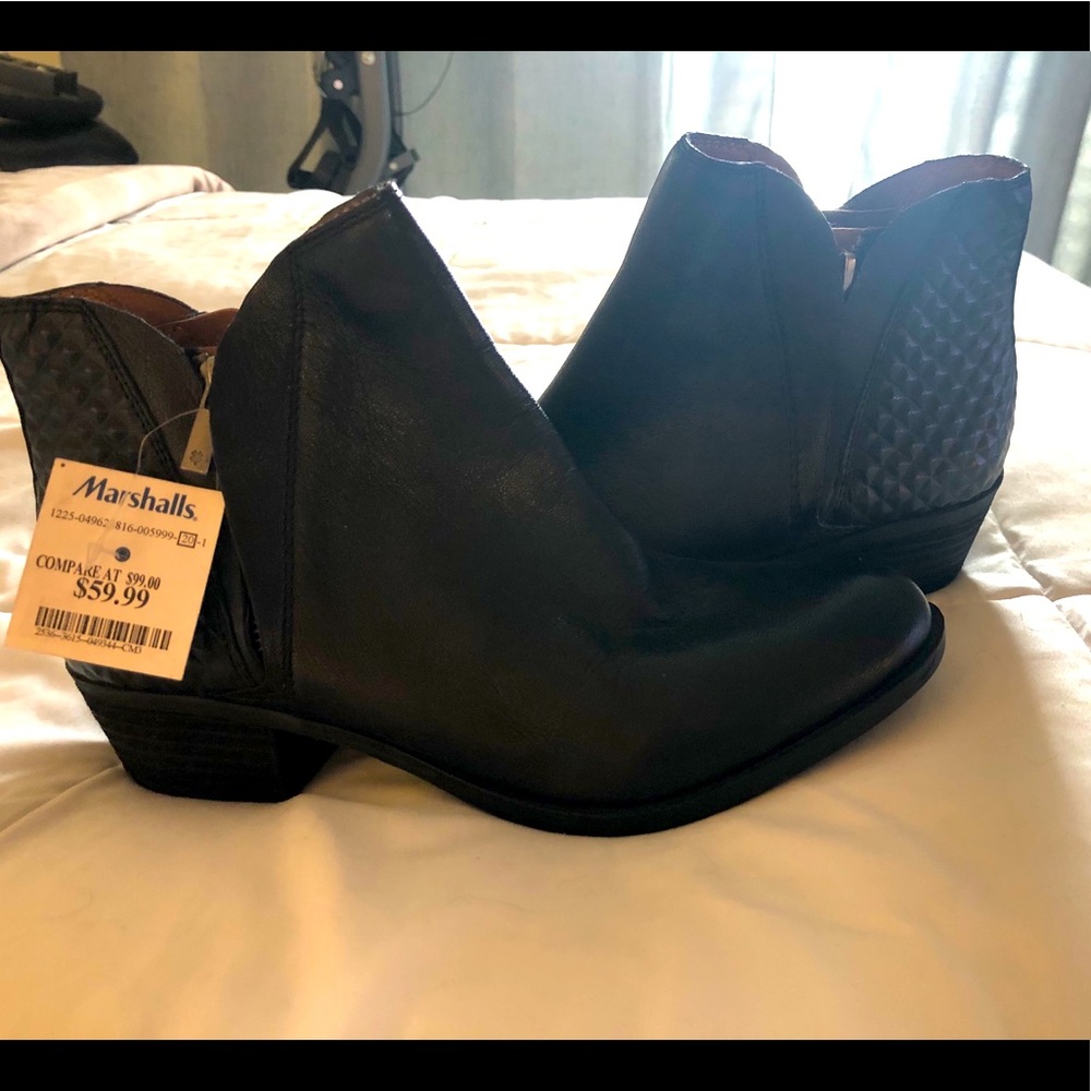 NWT Lucky Brand Black Ankle Boot size 9